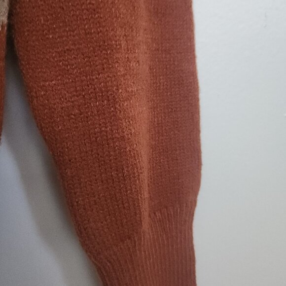 Brand New Women's Light Sweater - Picture 5 of 6